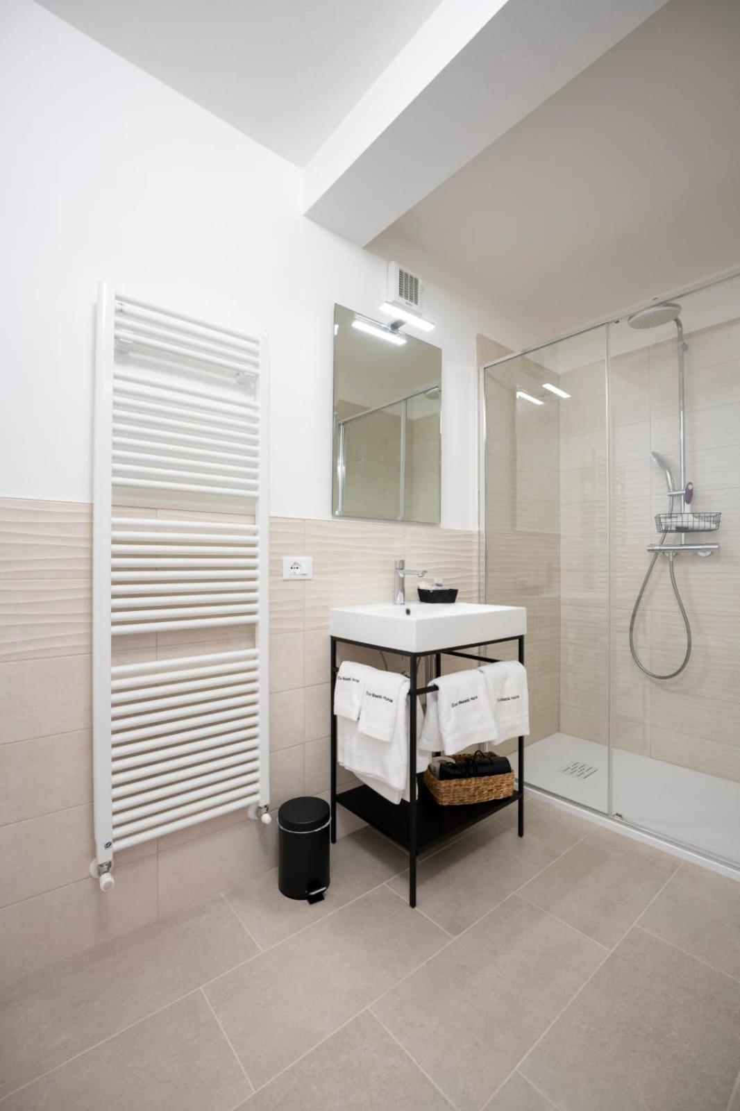 Due Maesta Home Reggio Emilia Bagian luar foto