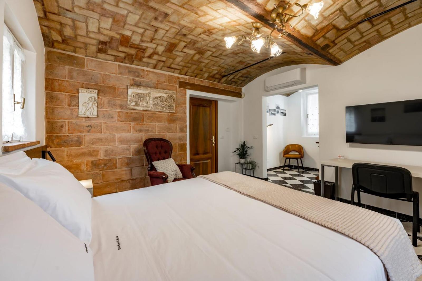 Due Maesta Home Reggio Emilia Bagian luar foto
